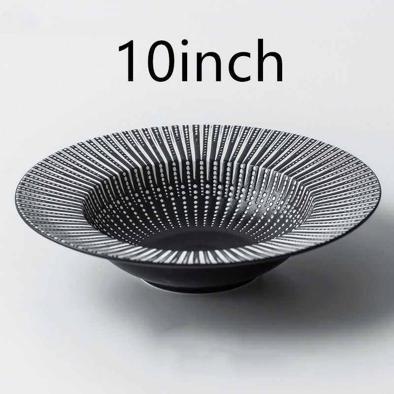 Minimalistic Round Patterned Plate