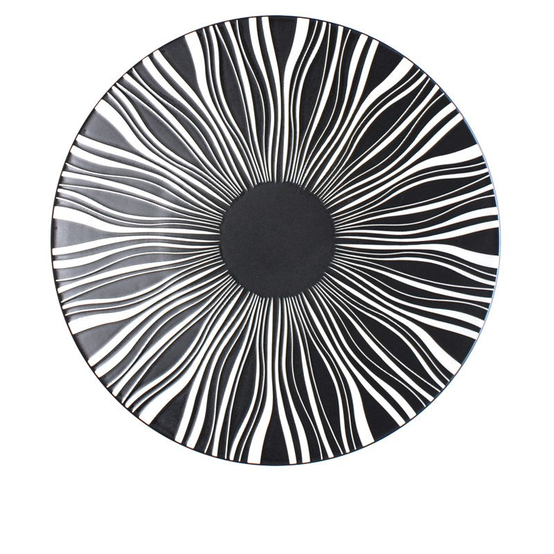 Minimalistic Round Patterned Plate